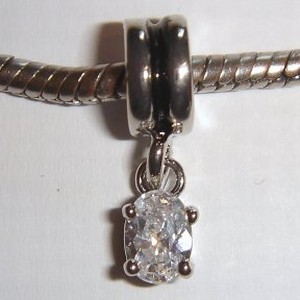 Pendant with rectangular zirconia