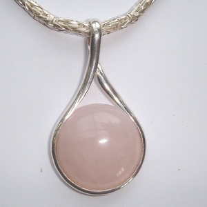 Sterling silver pendant pink quartz