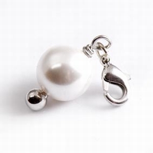 Pearl with slittle silver ball