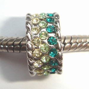 Cylinder with 3 rows of green zirconia's