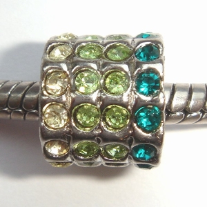 Cylinder with 4 rows of green zirconia's