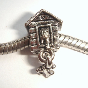 Hanger hondenhok met kluiven