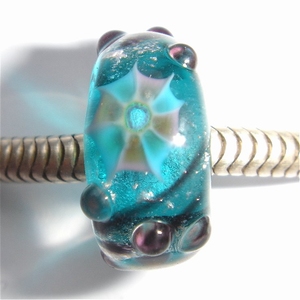 Sparkling turquoise with murini's and silver glass dots