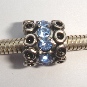 Cylinder with 2 rows of circles and blue zirconia's