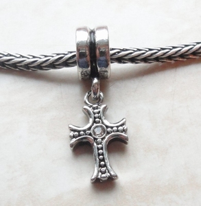 Pendant with cross and zirconia