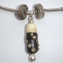 Interchangeable pendant with focal and 2 beads 