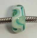 Transparant groen met wit, wave bead 