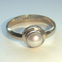 Zilveren ring met zoetwaterparel 