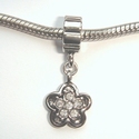 Pendant with flower and 5 zirconia's 