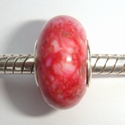 Fossil bead rood met wat wit en bruin 