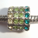 Cylinder with 4 rows of green zirconia's 